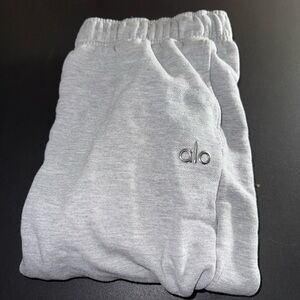 Alo Yoga Sweatpants - Medium - Heather Grey - Cuffed - Used